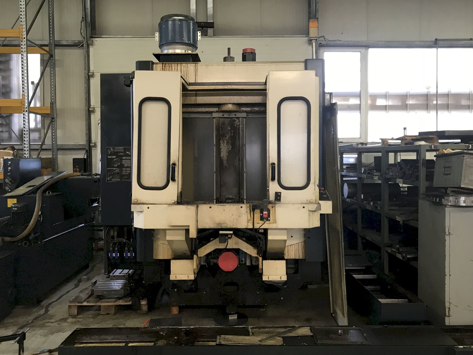 Frontansicht der Makino A55-A40 Maschine