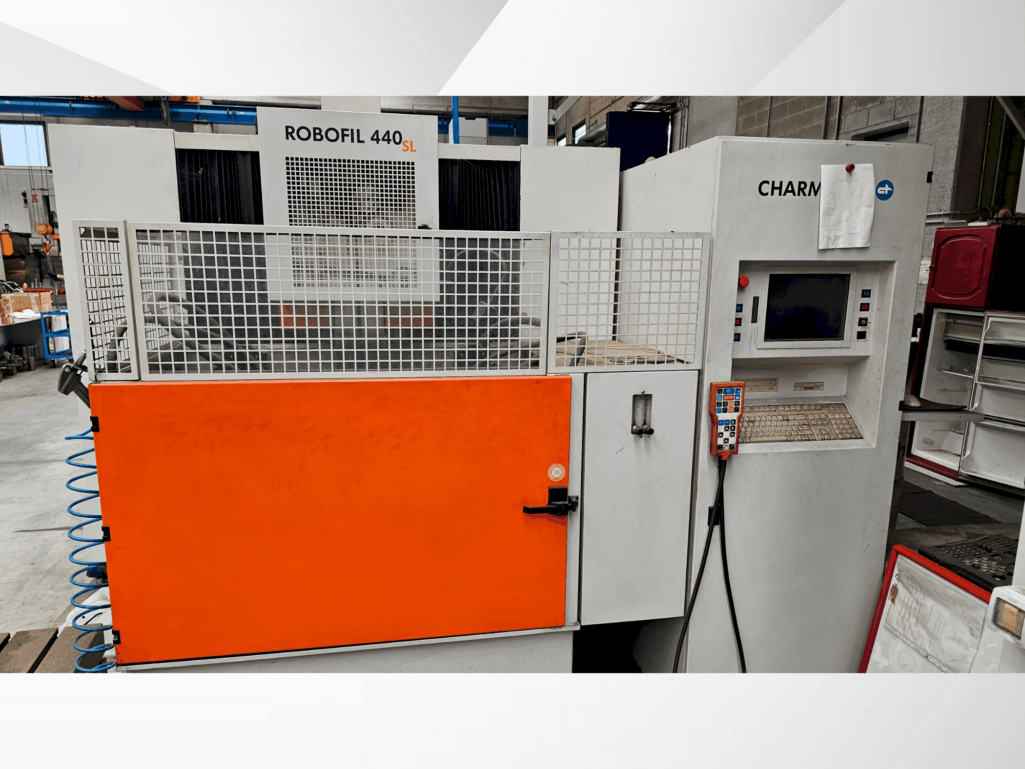 Frontansicht der CHARMILLES Robofil 440SL  Maschine