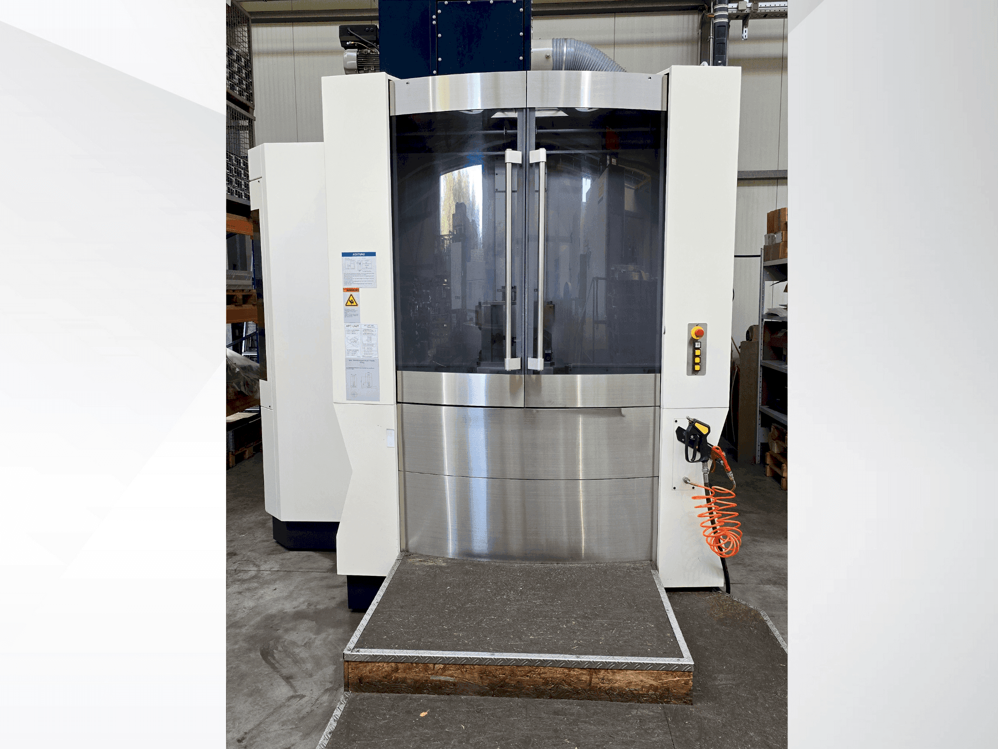 Frontansicht der Makino A61nx Maschine