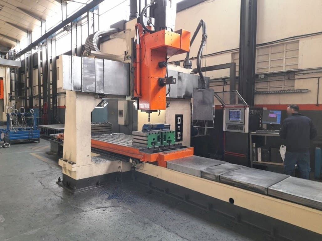 Frontansicht der DYE FBF-C-N/C Maschine
