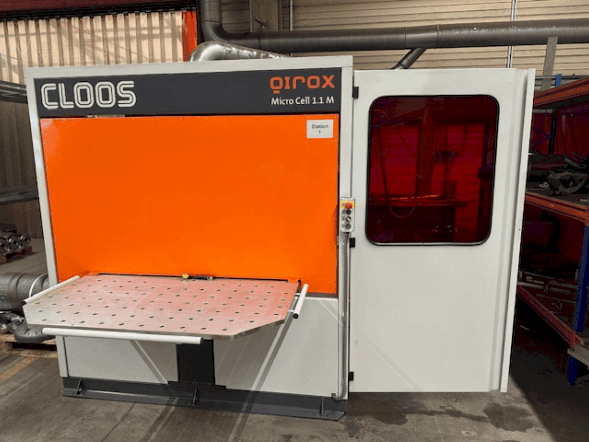 Frontansicht der CLOOS Qirox Micro Cell 1.1 M  Maschine