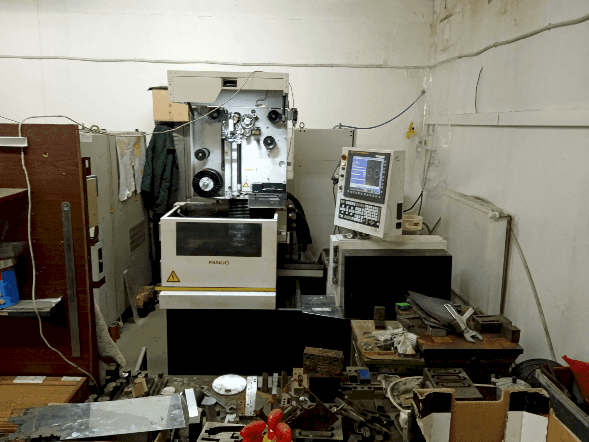 Frontansicht der FANUC Robocut Alpha 0iE  Maschine
