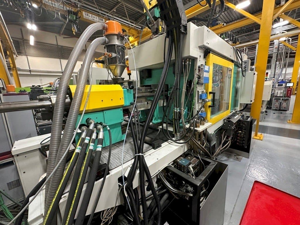 Linke Seitenansicht der Arburg Allrounder 570C 2000 -350/150 Maschine