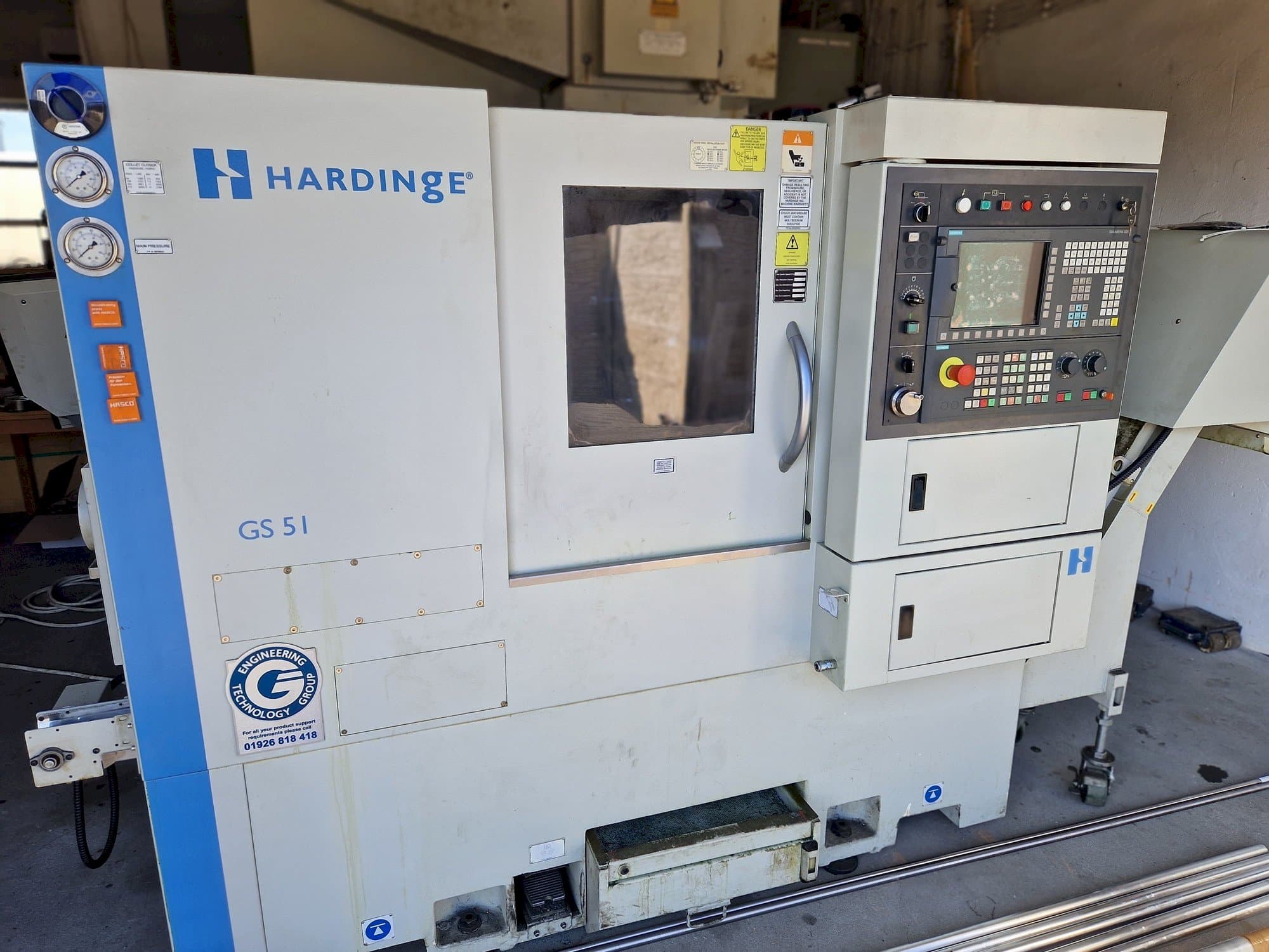 Frontansicht der HARDINGE GS 51 V3  Maschine