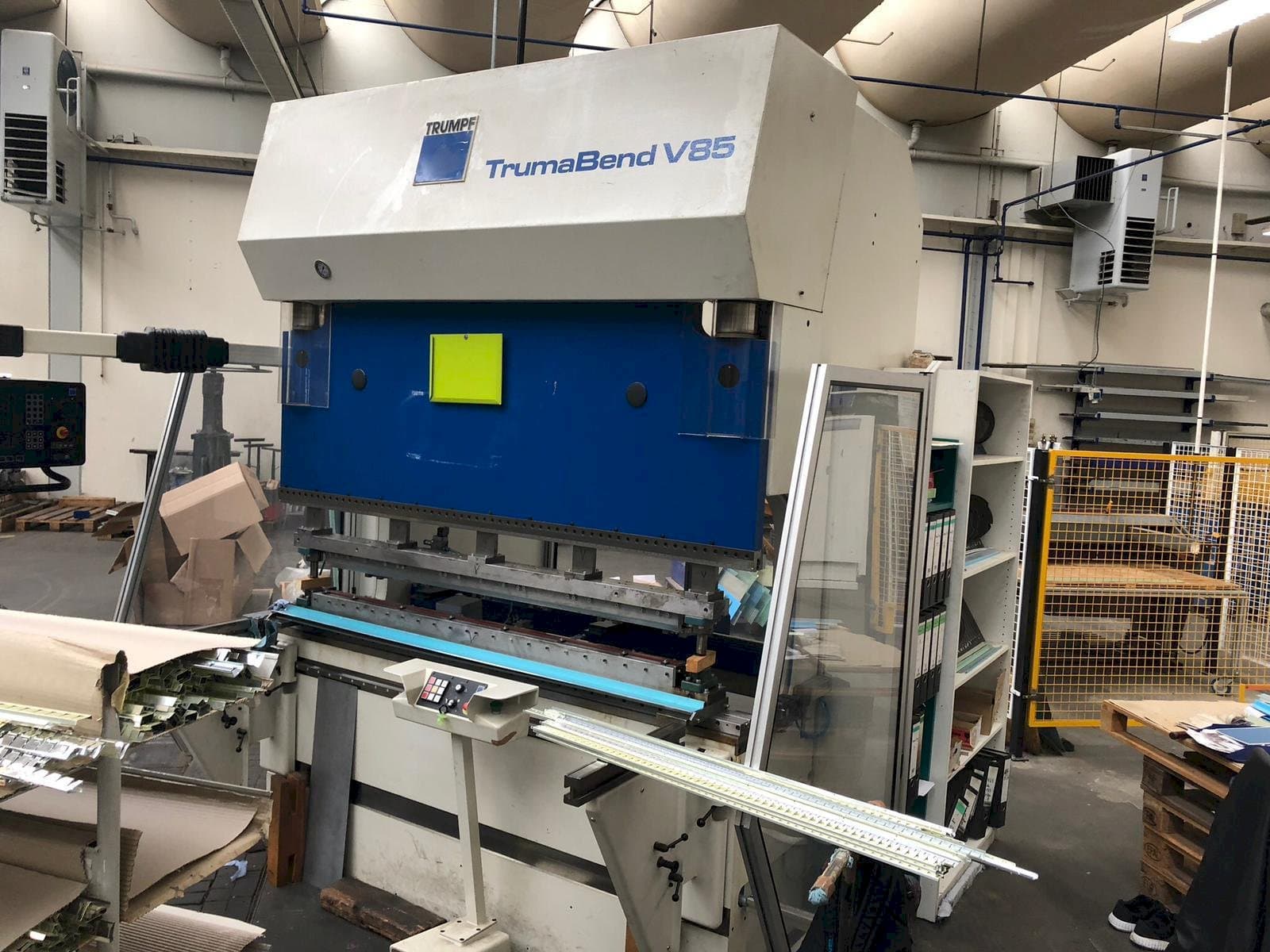 Frontansicht der Trumpf TrumaBend V85 Maschine