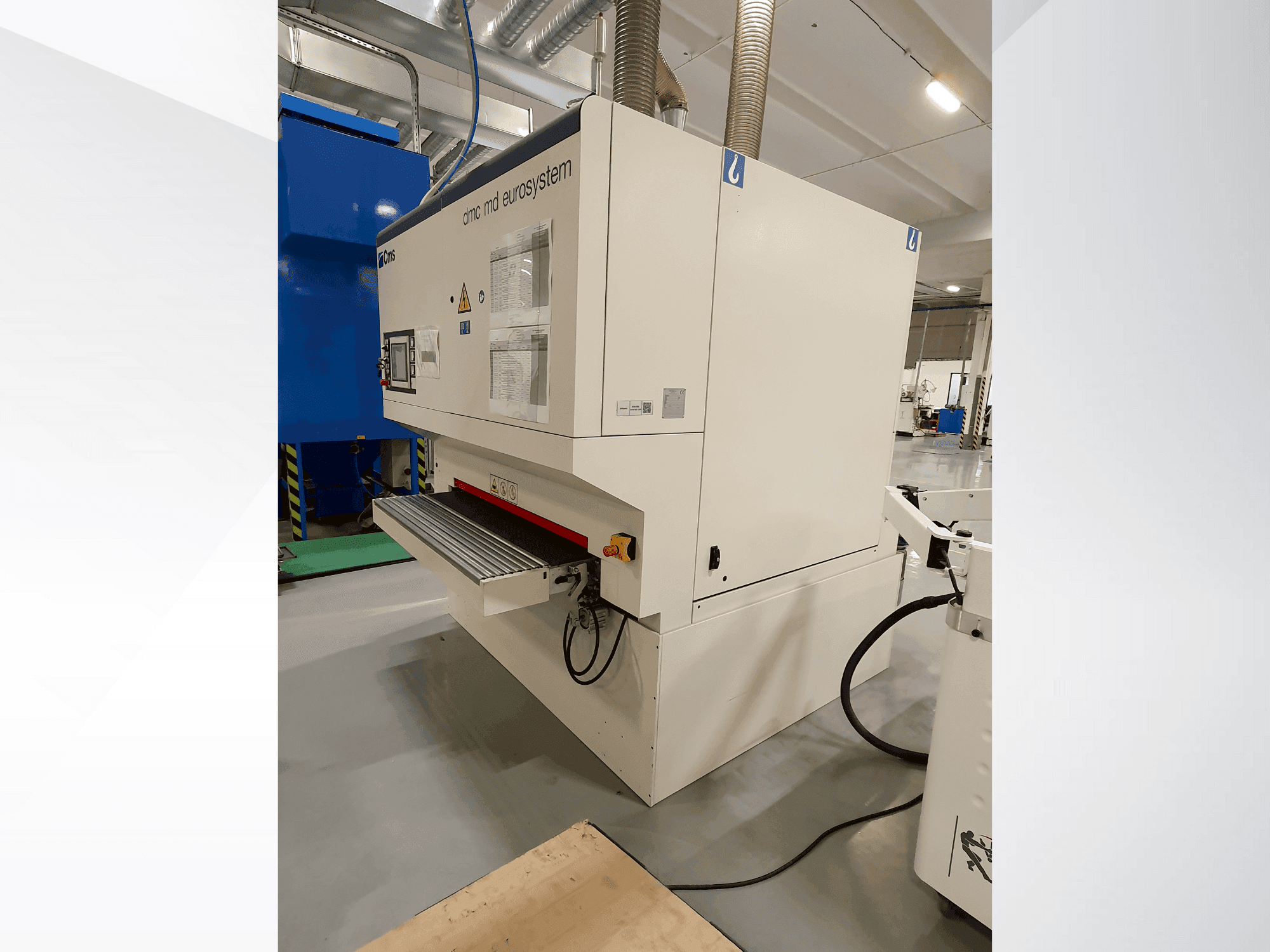 Frontansicht der CMS ESYM M3 1350 Maschine