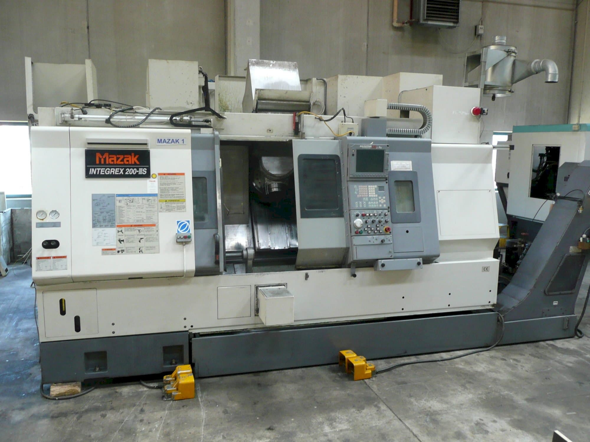 Frontansicht der Mazak INTEGREX 200-IIIS  Maschine