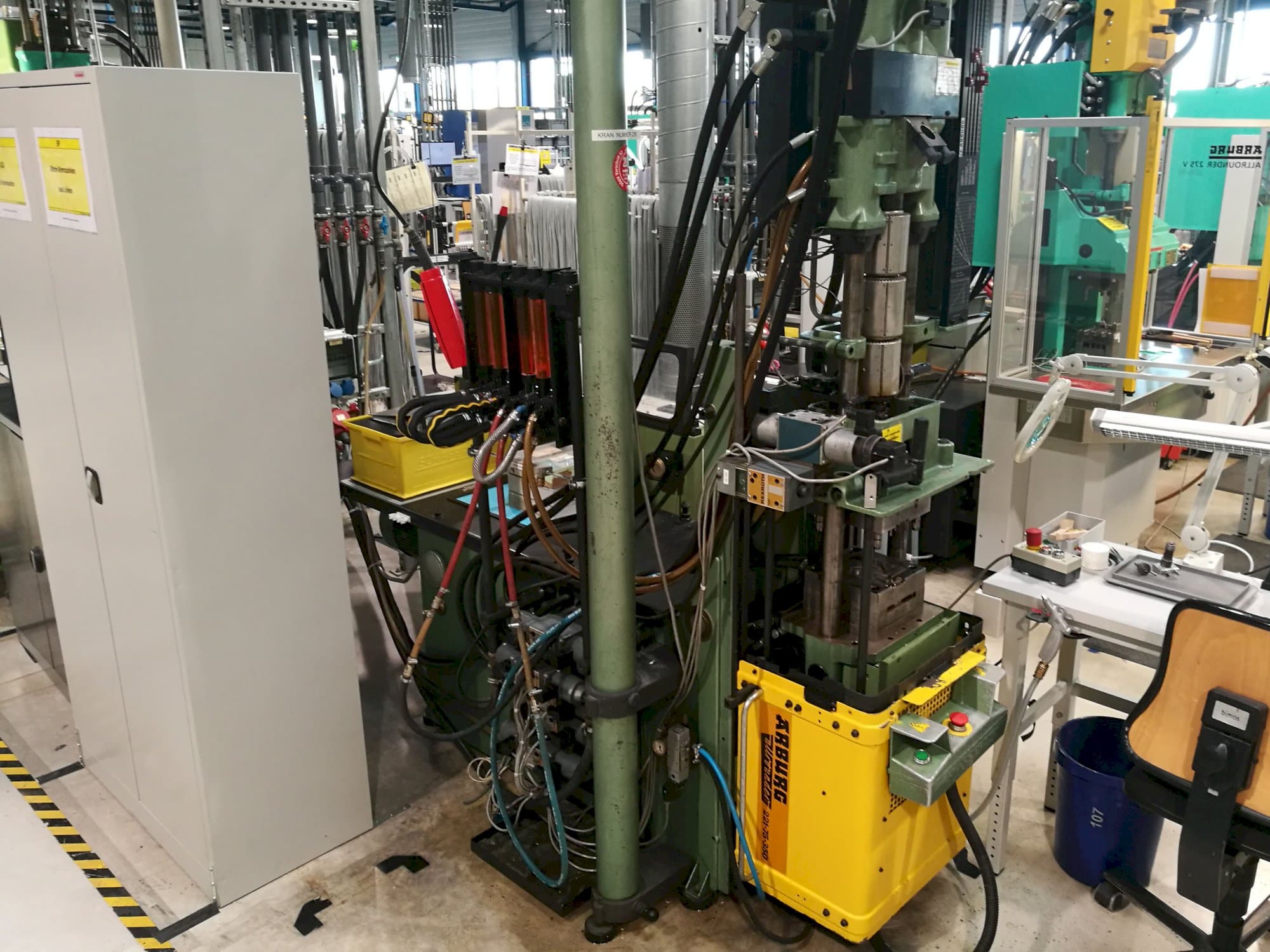 Ausschnitt der Arburg Allrounder 221-75-350 Maschine