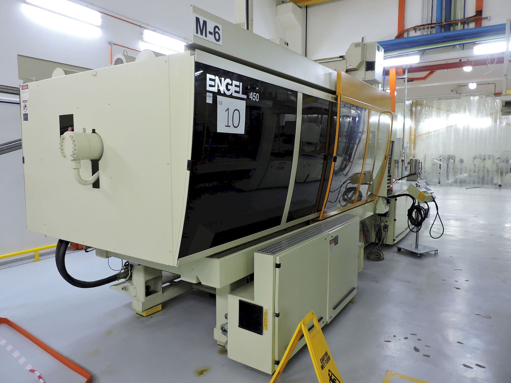 Linke Ansicht der ENGEL ES 1300/450 Maschine