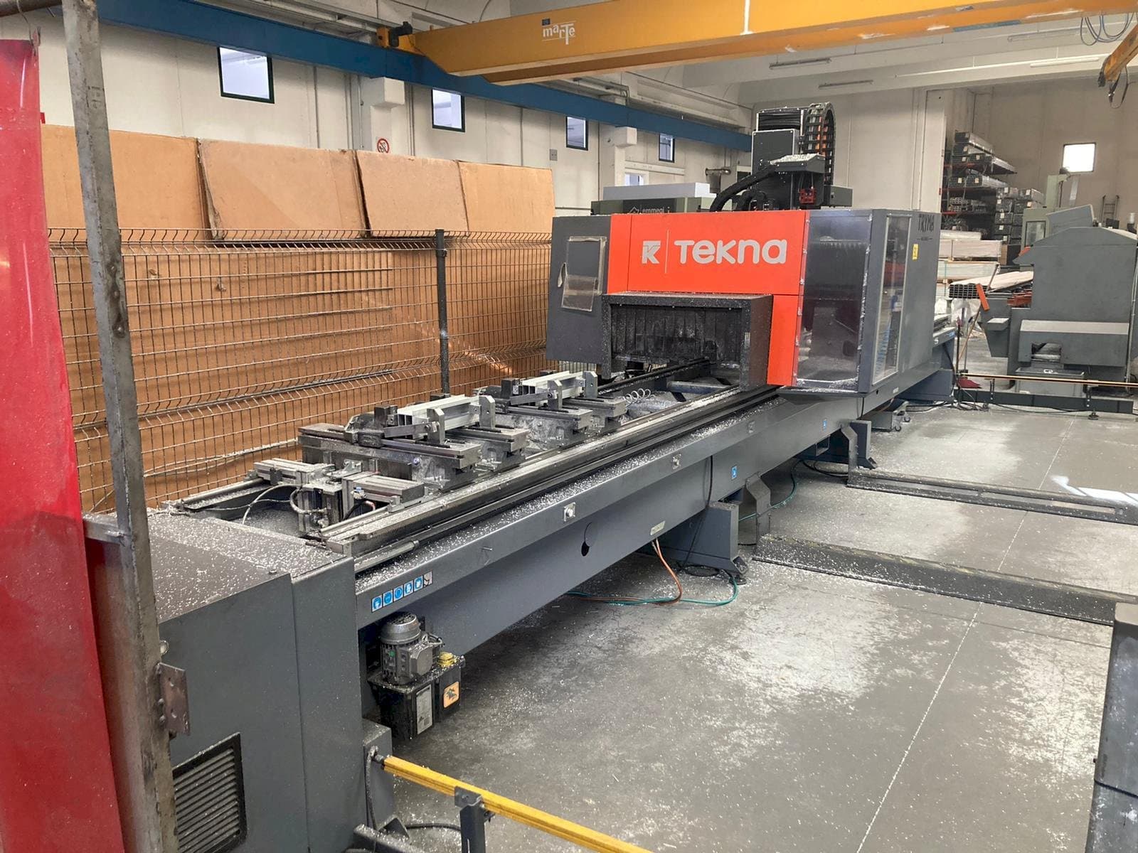 Frontansicht der Tekna TKE 944-7  Maschine