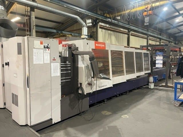 Frontansicht der Bystronic BySpeed 3015 Maschine