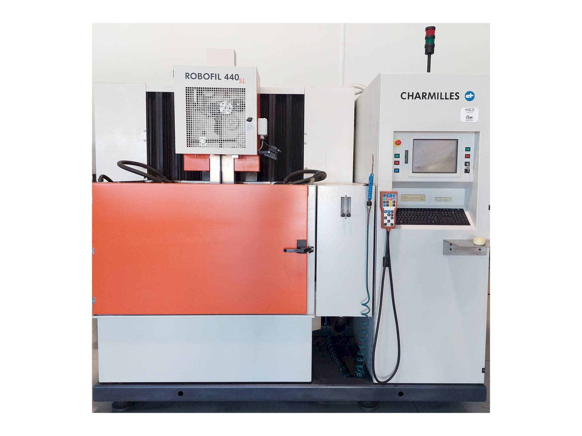 Frontansicht der CHARMILLES ROBOFIL 440SL Maschine