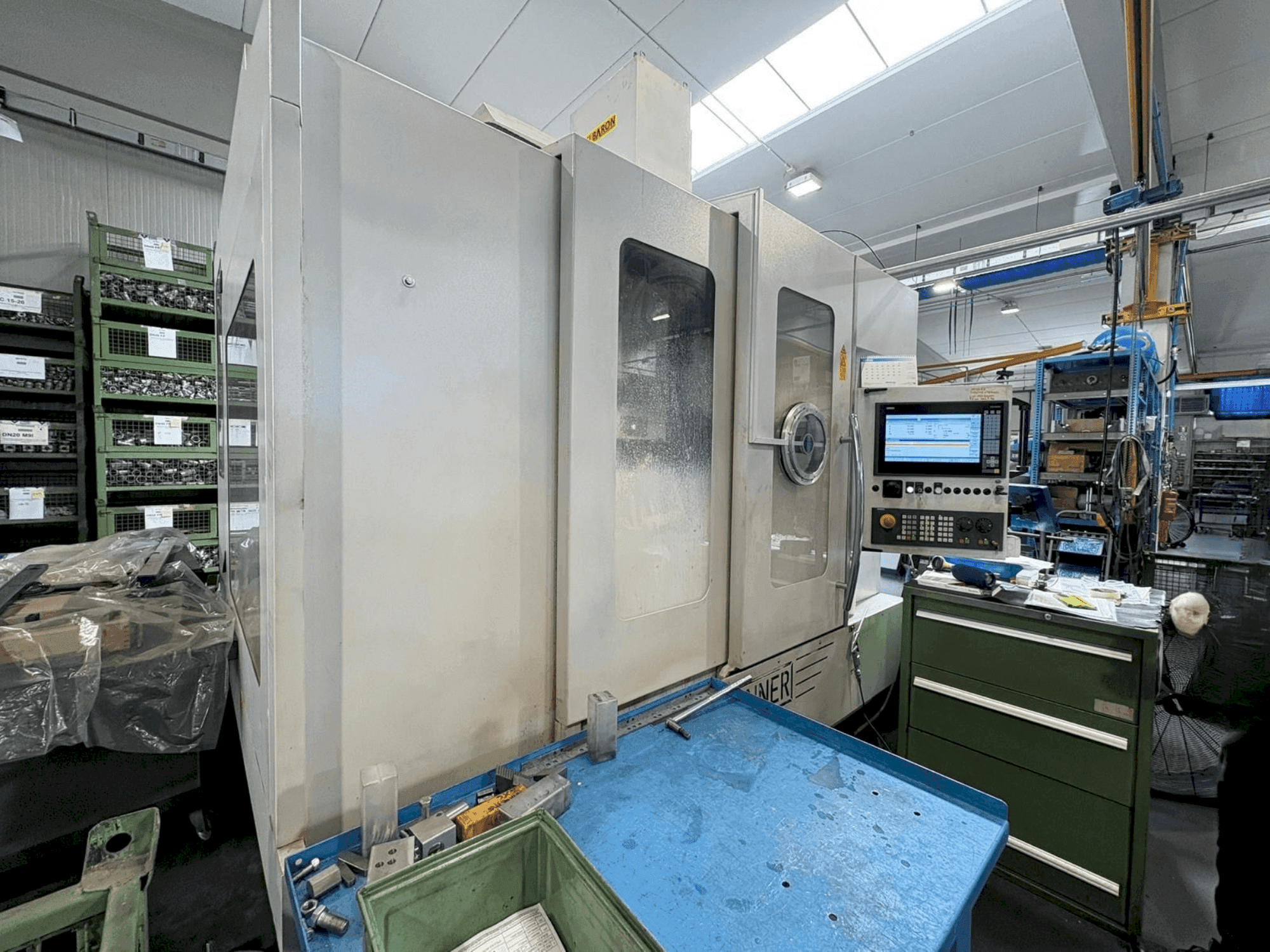 Frontansicht der SPINNER VC-1150 Compact Maschine