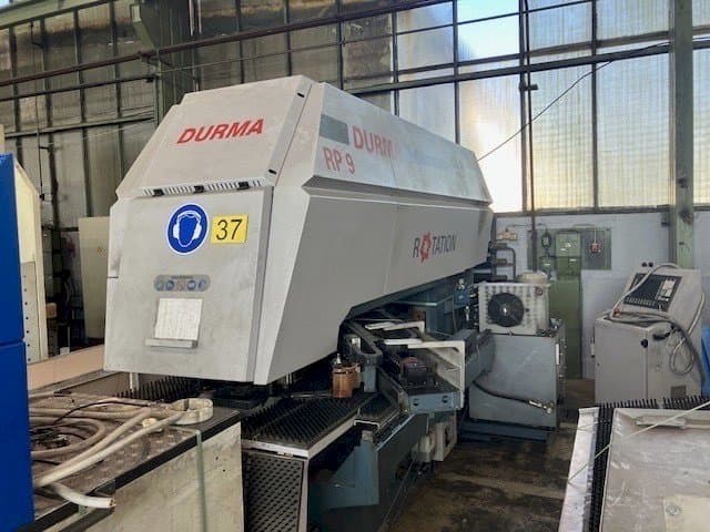 Frontansicht der Durma RP9 1250x20  Maschine