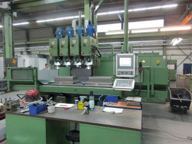 Frontansicht der Rambaudi Rammatic 804 Maschine