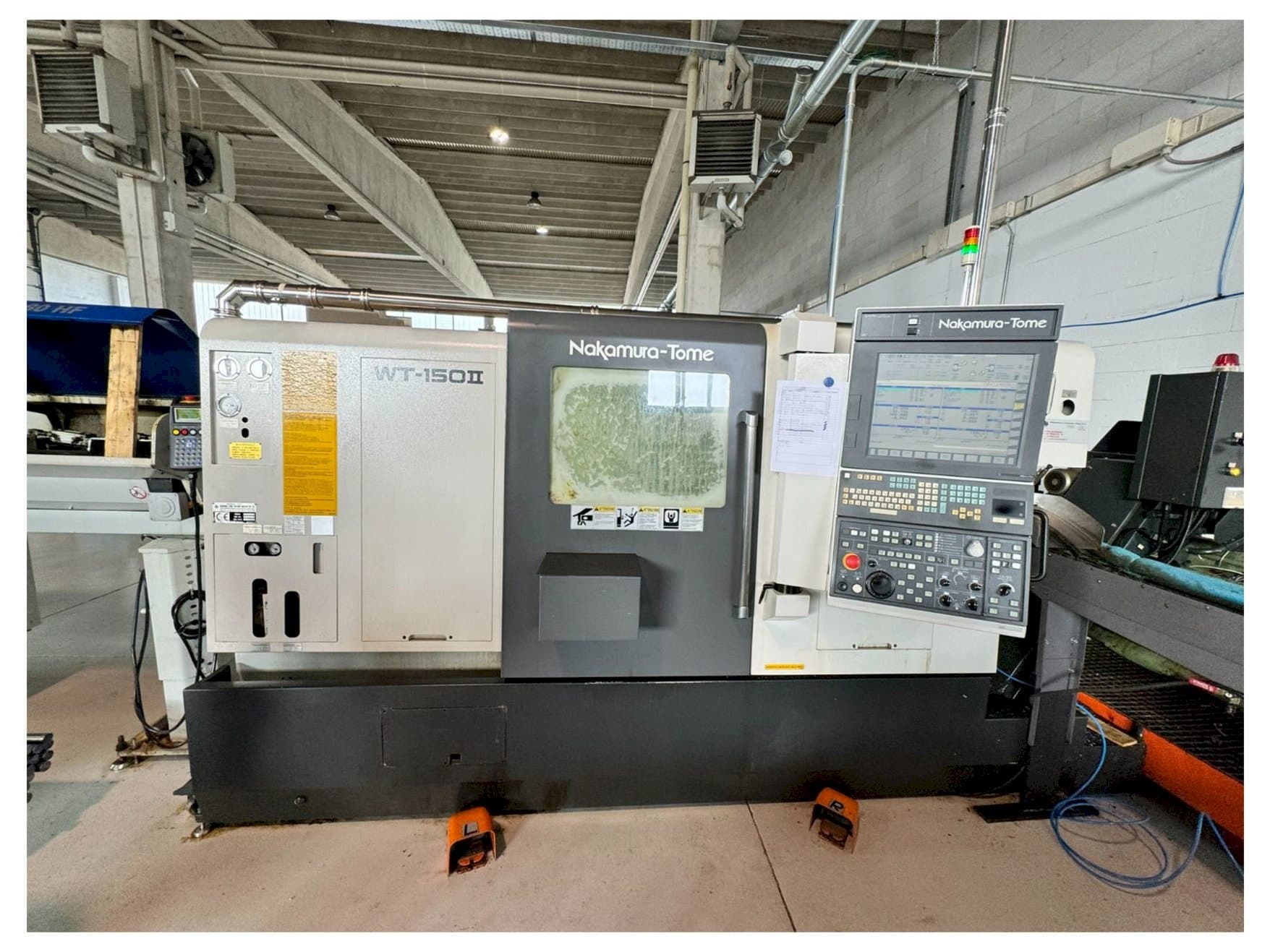 Frontansicht der NAKAMURA WT 150 II Maschine