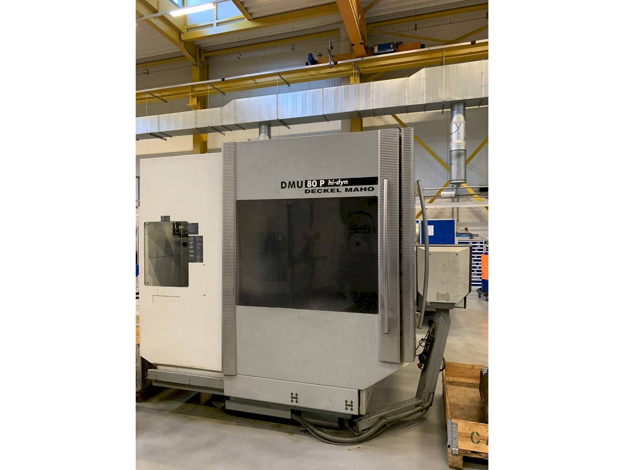 Frontansicht der DECKEL MAHO DMU 80 P hi-dyn  Maschine