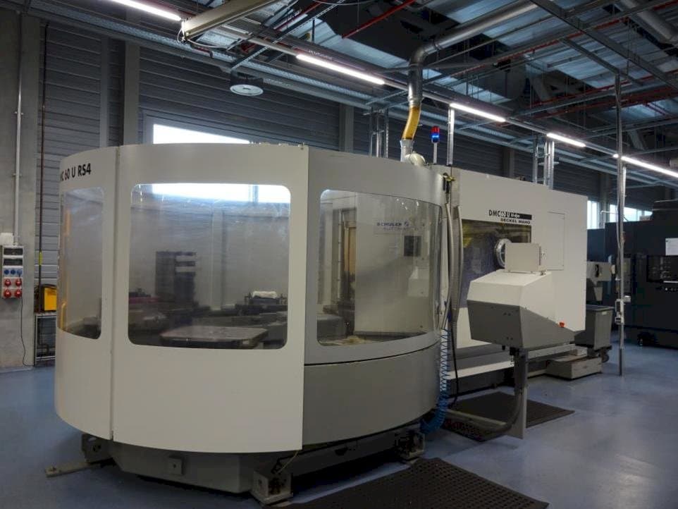 Frontansicht der DECKEL MAHO DMC 60 U RS4  Maschine