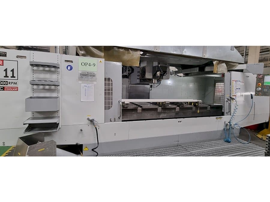 Frontansicht der HAAS VR–11BHE  Maschine