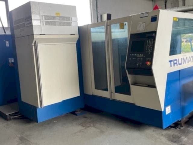 Frontansicht der TRUMPF Trumatic L3050  Maschine