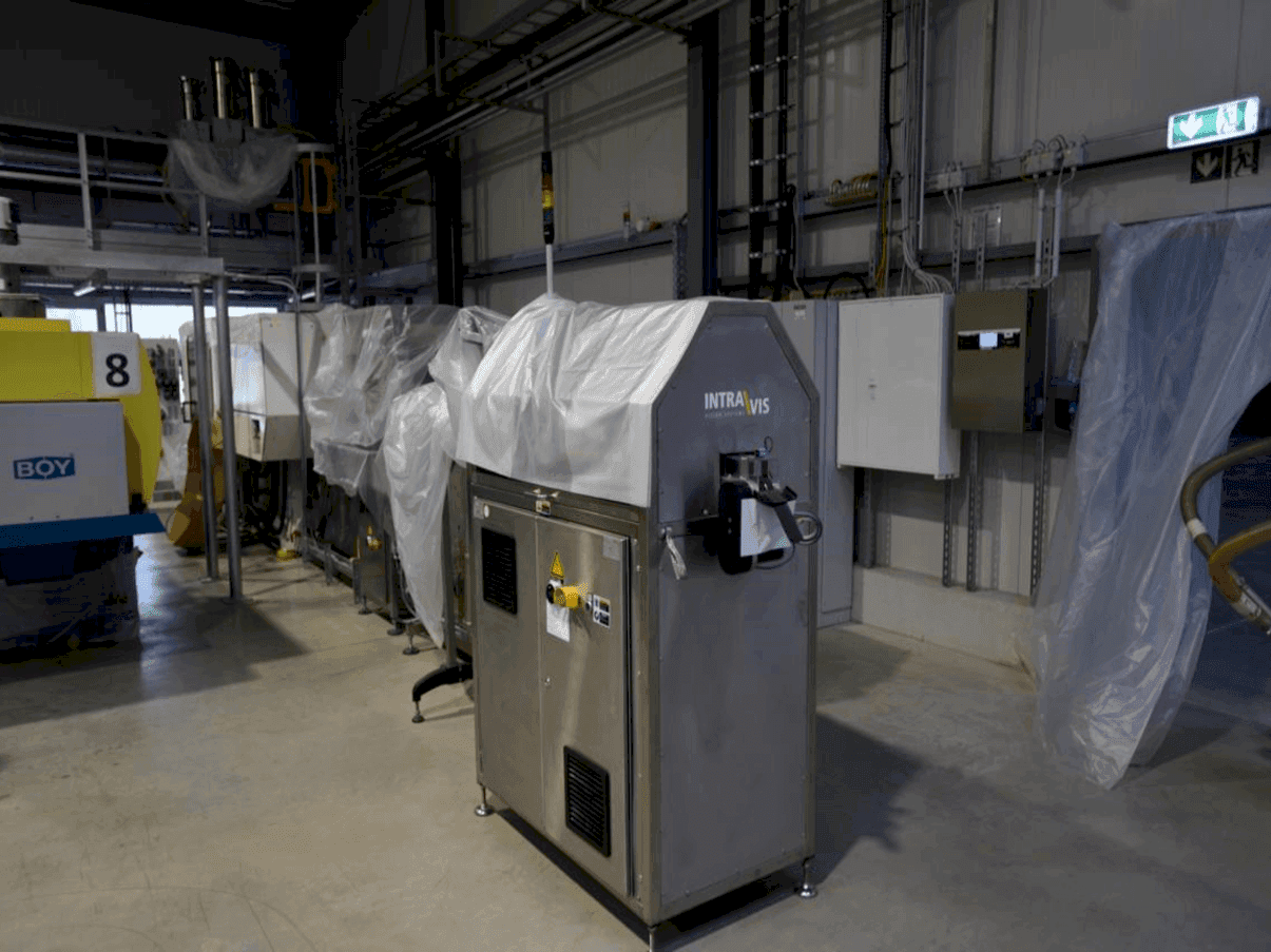 Frontansicht der INTRAVIS Capwatcher 6432  Maschine