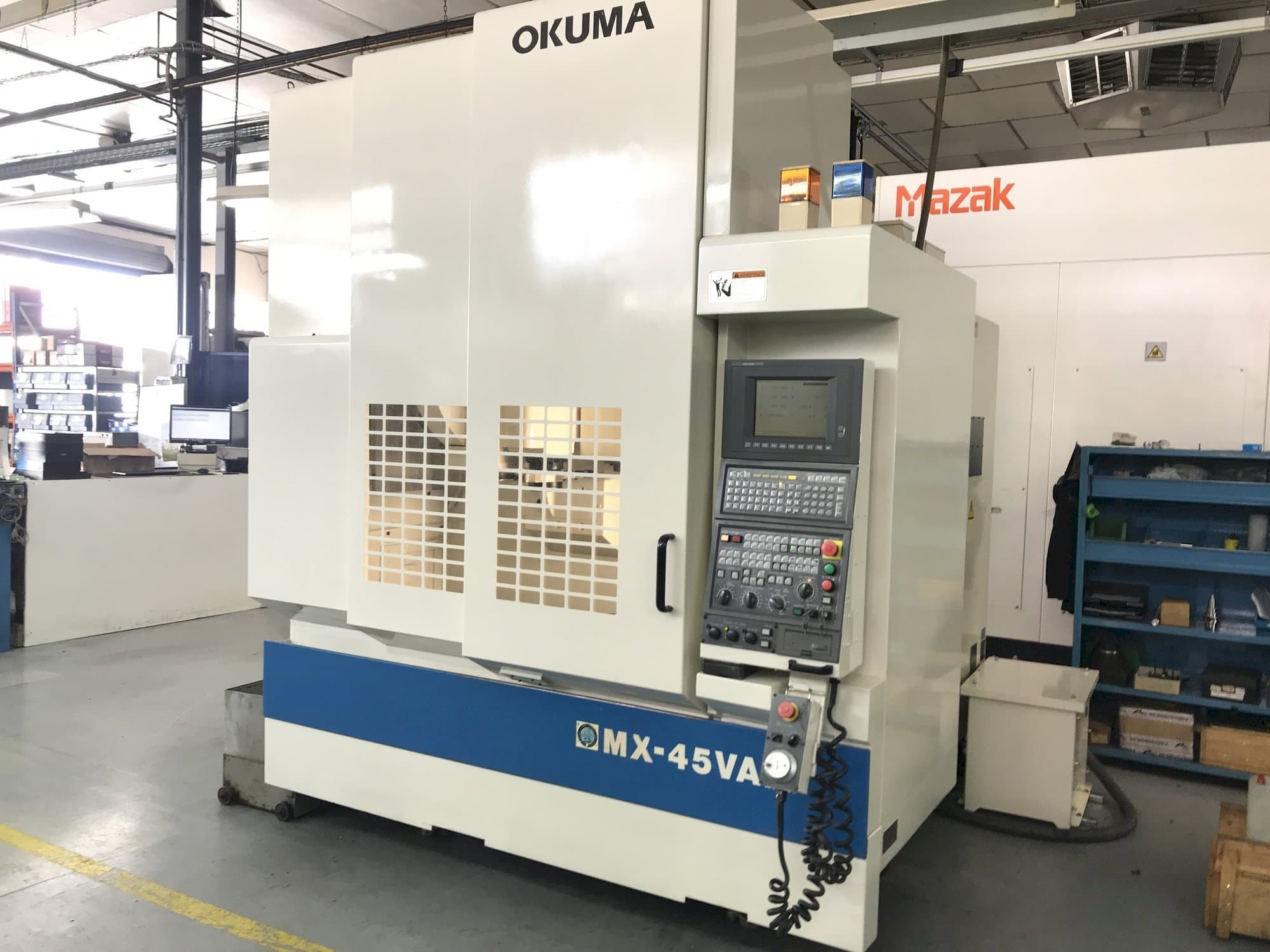 Frontansicht der Okuma Mx-45VAE Maschine