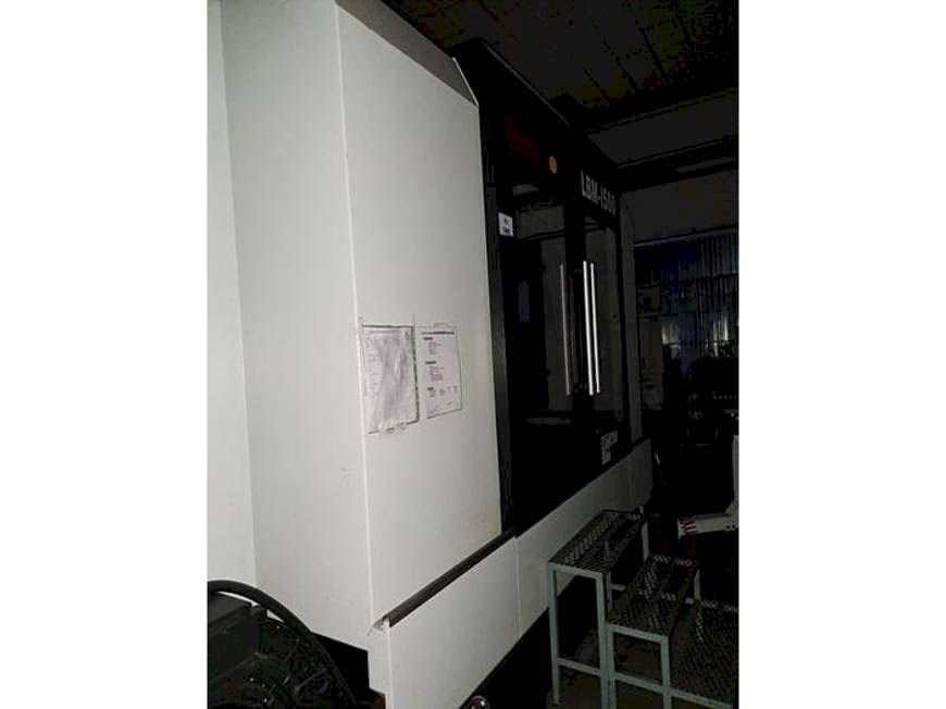 Linke Ansicht der Eumach LBM-1500 Maschine