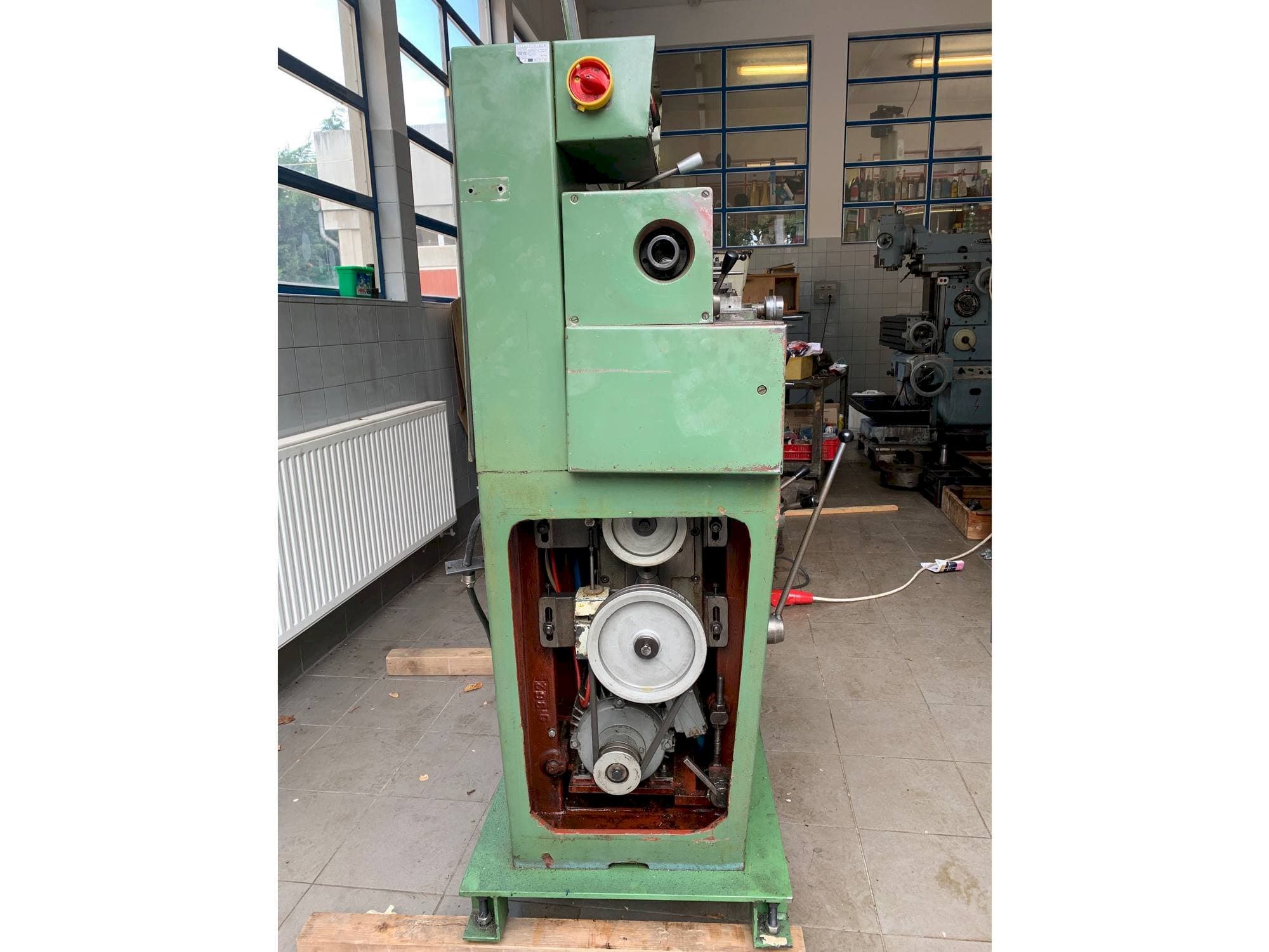 Frontansicht der TOS Sm 16-A Maschine