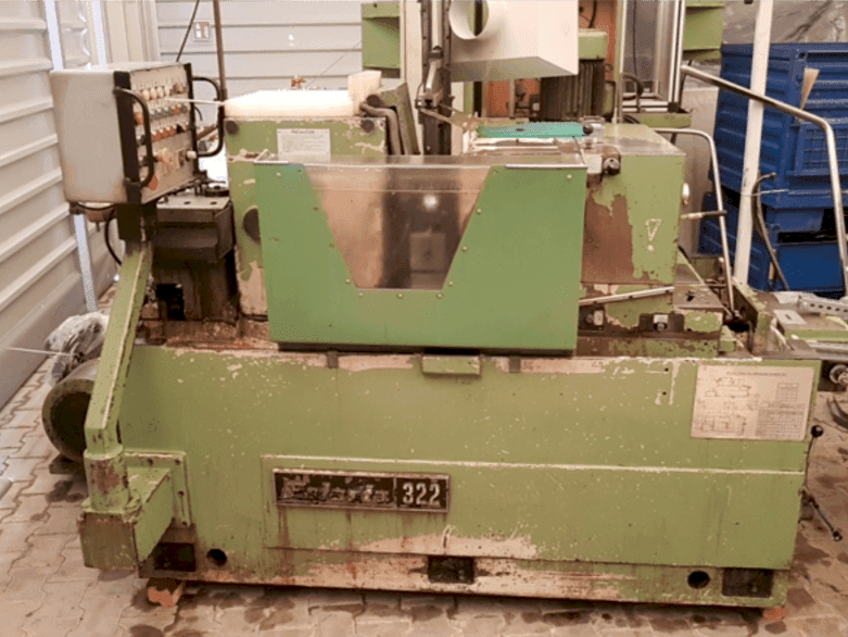 Frontansicht der Estarta 322  Maschine