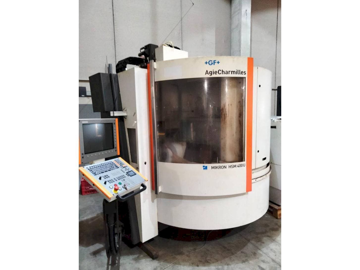 Frontansicht der MIKRON HSM 400 U  Maschine