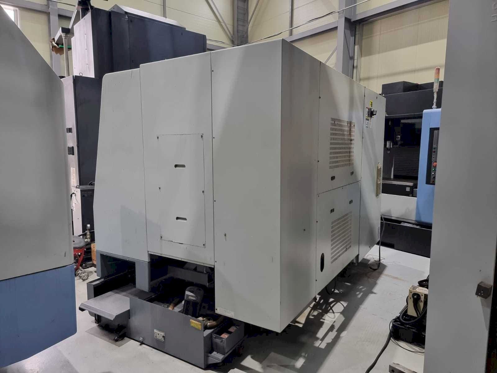 Frontansicht der Hyundai Kia SKT250Y Maschine