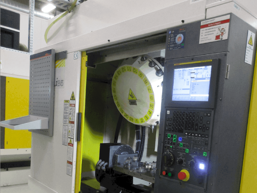 Frontansicht der FANUC ROBODRILL Alpha D21LiB5  Maschine