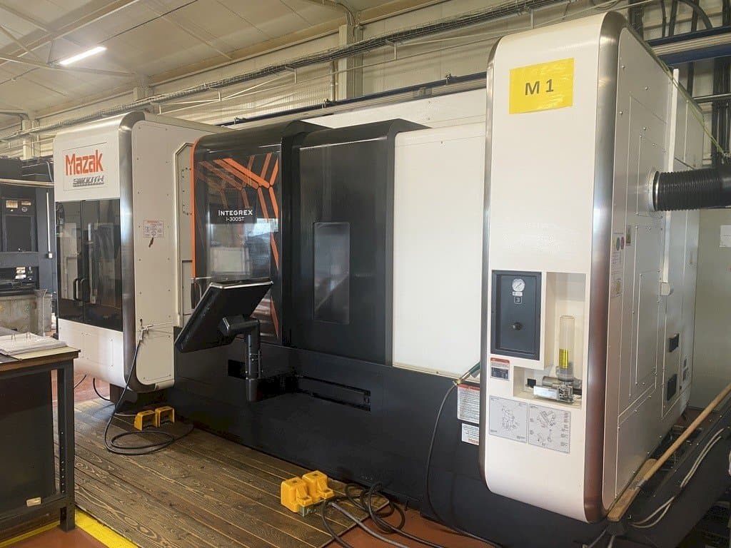 Frontansicht der Mazak INTEGREX i-300 ST Maschine