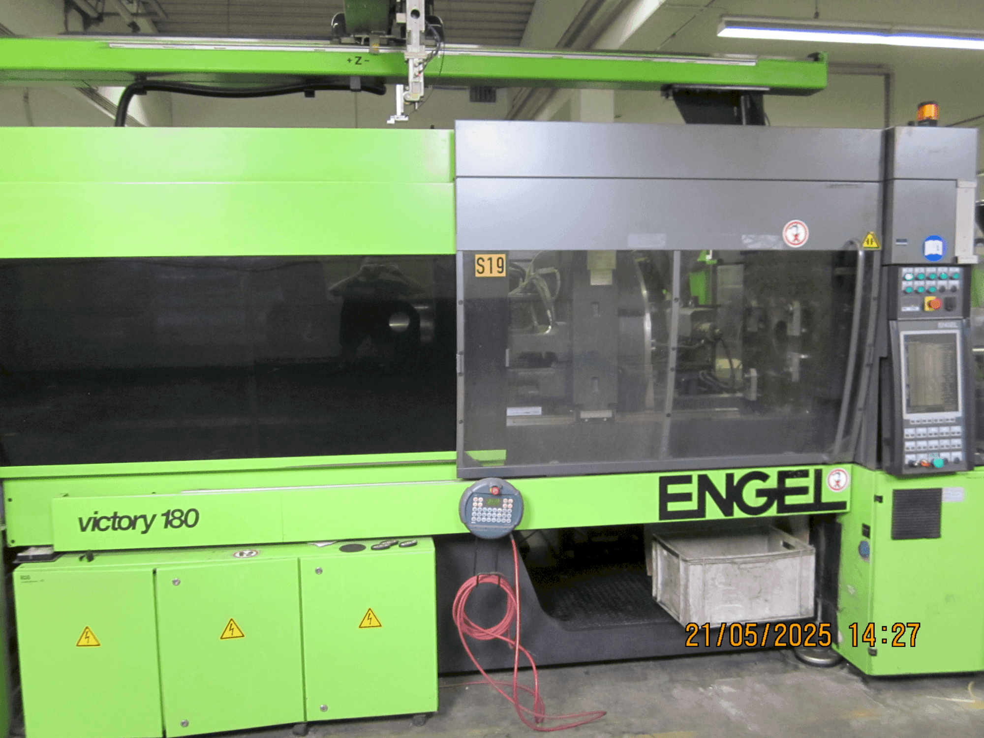 Frontansicht der Engel VC 330H/200el/180 Combi Maschine