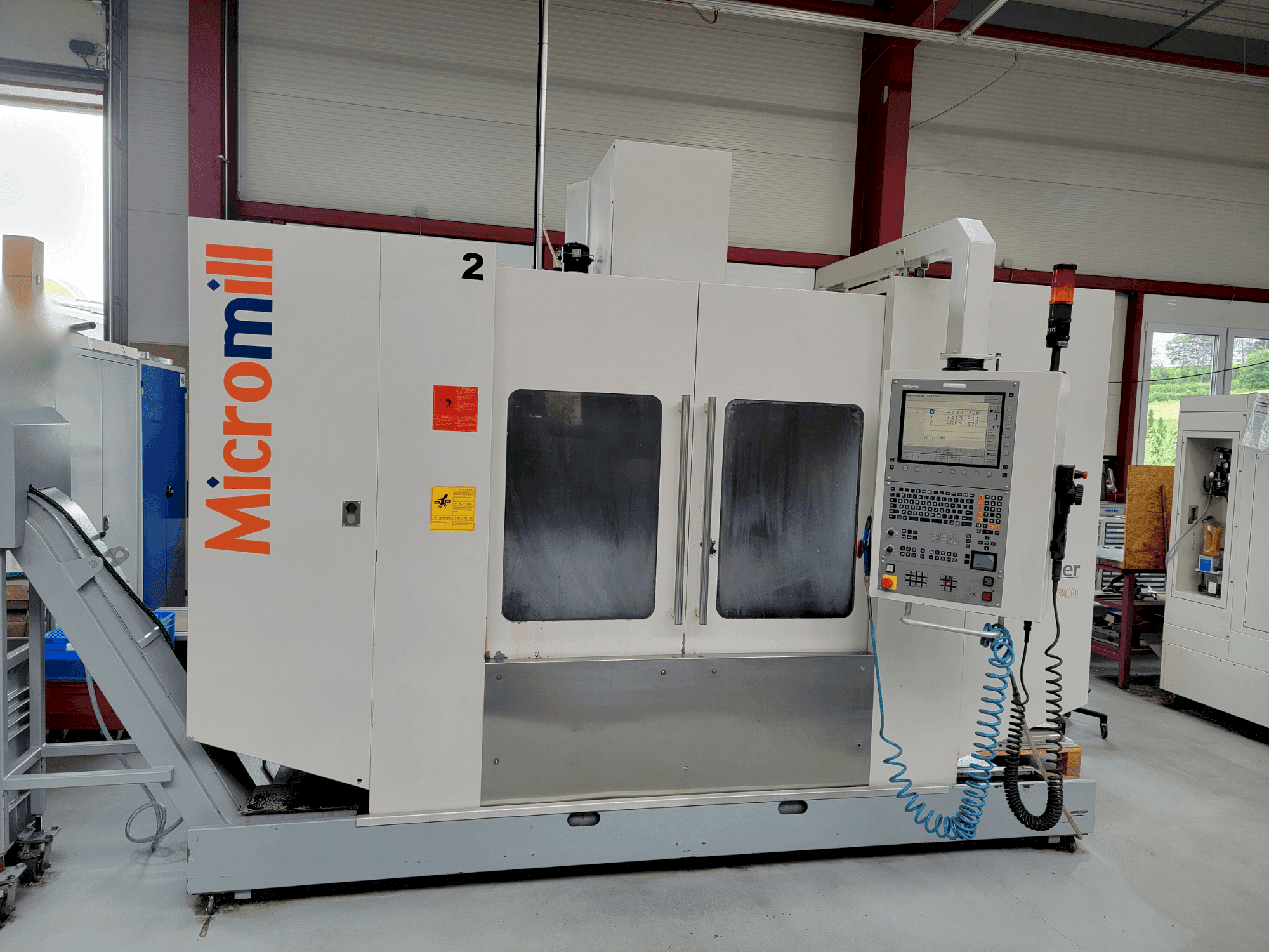 Frontansicht der BUFFALO Micromill VMC 1300  Maschine