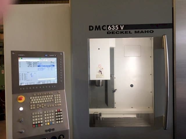 Frontansicht der DECKEL MAHO DMC 635 V Maschine
