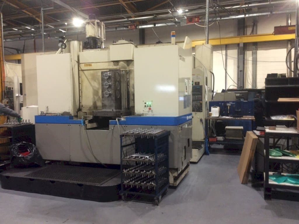 Frontansicht der Okuma MA-60HB Maschine