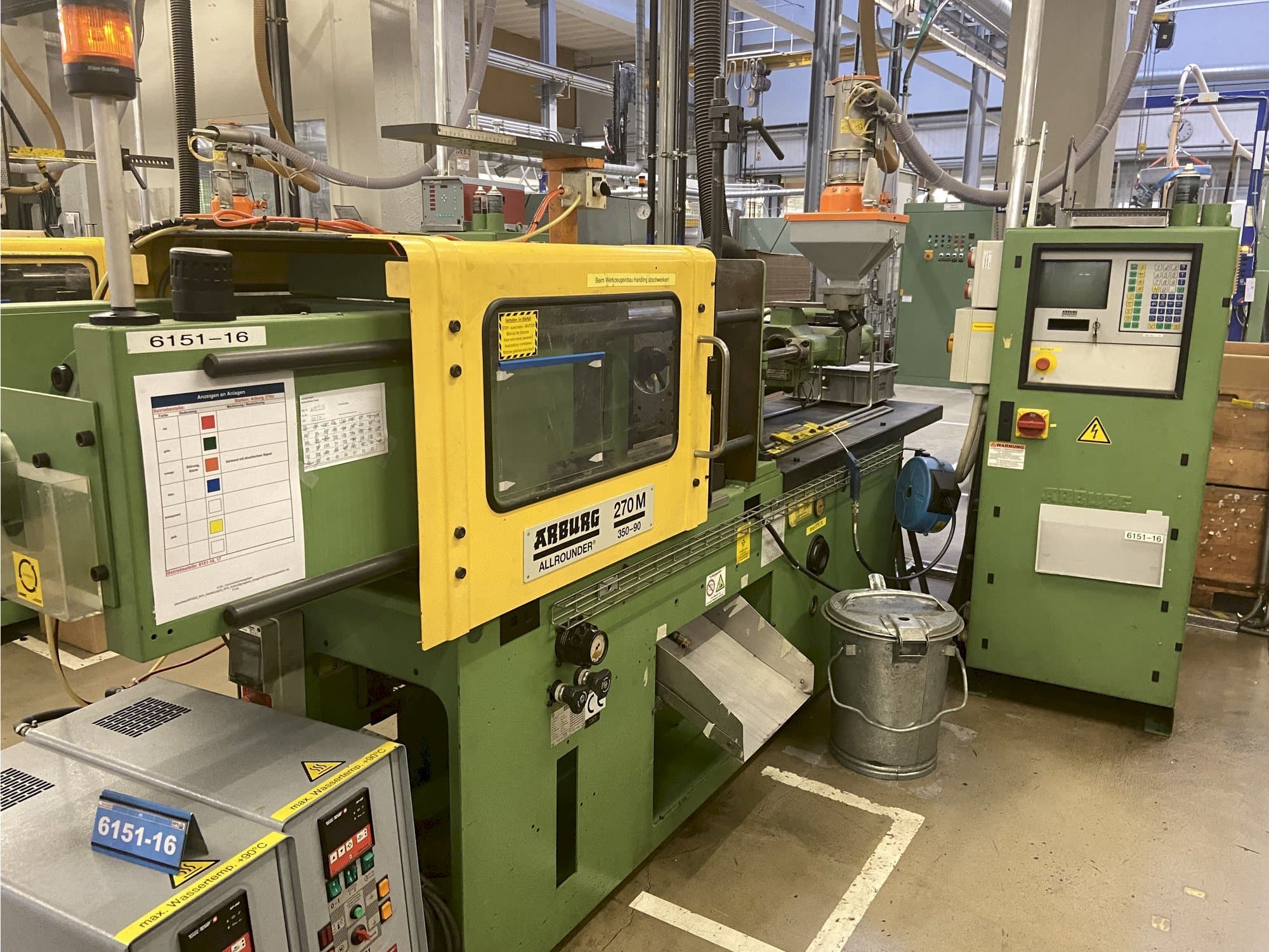 Frontansicht der Arburg ALLROUNDER 270 M 350 - 90 Maschine