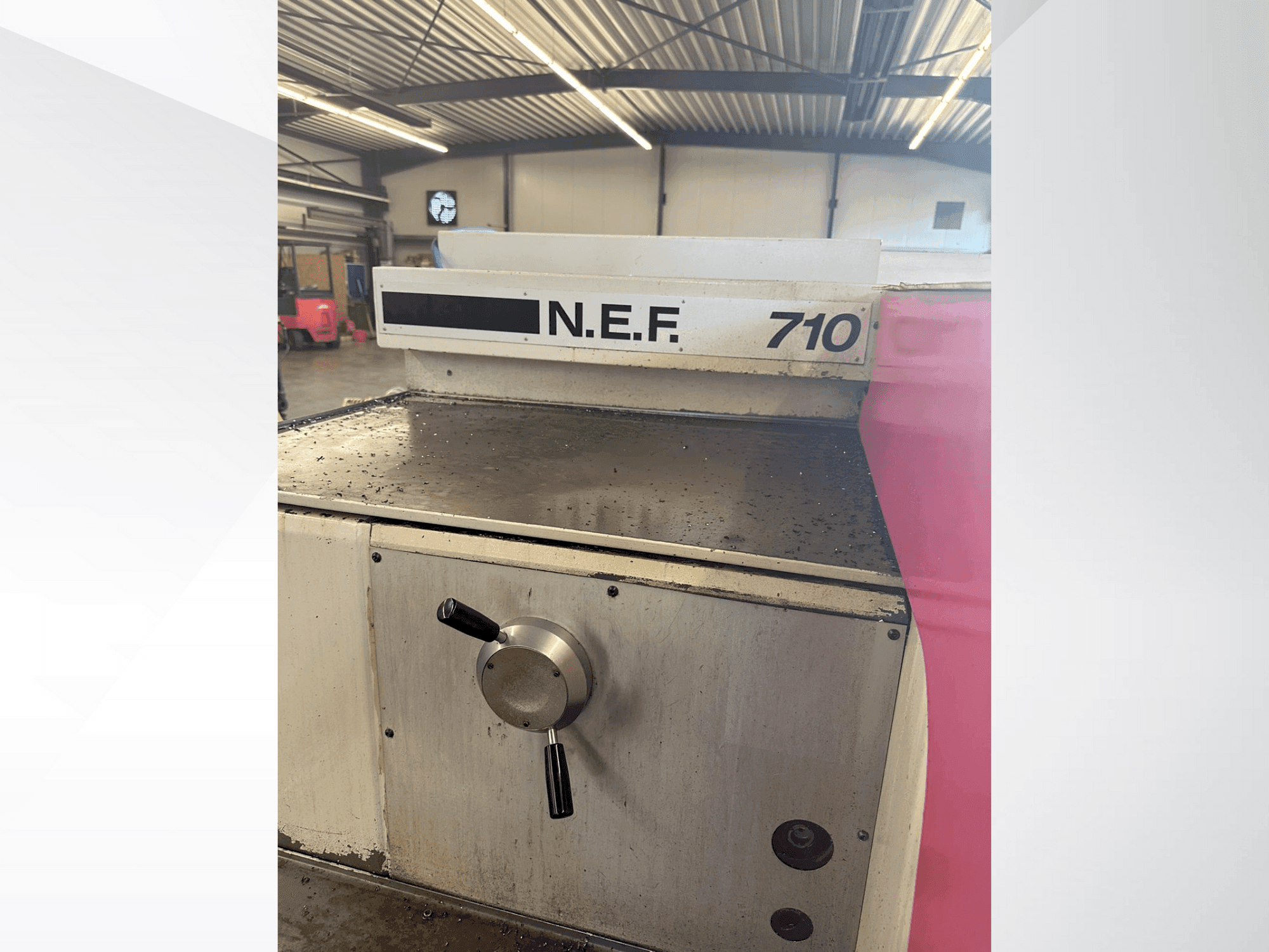 Frontansicht der Gildemeister Gildemeister NEF 710 Maschine