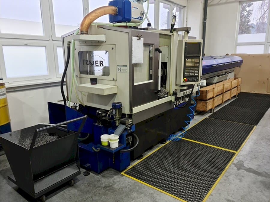 Linke Seitenansicht der Maier MLK 32 D  Maschine