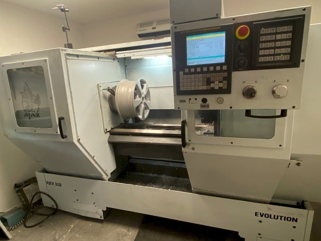 Frontansicht der AJAX EVOLUTION AJEV 310 Maschine