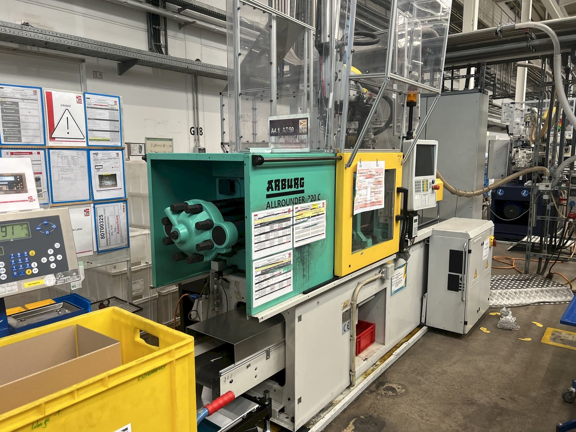 Linke Seitenansicht der Arburg Allrounder 320C 500 - 170 Maschine