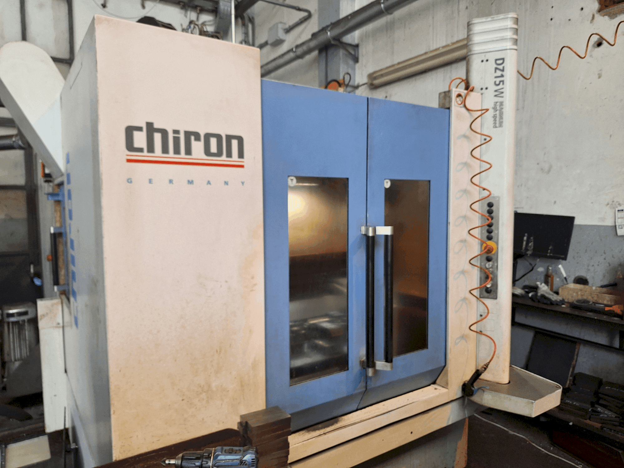 Frontansicht der CHIRON DZ15W Magnum  Maschine