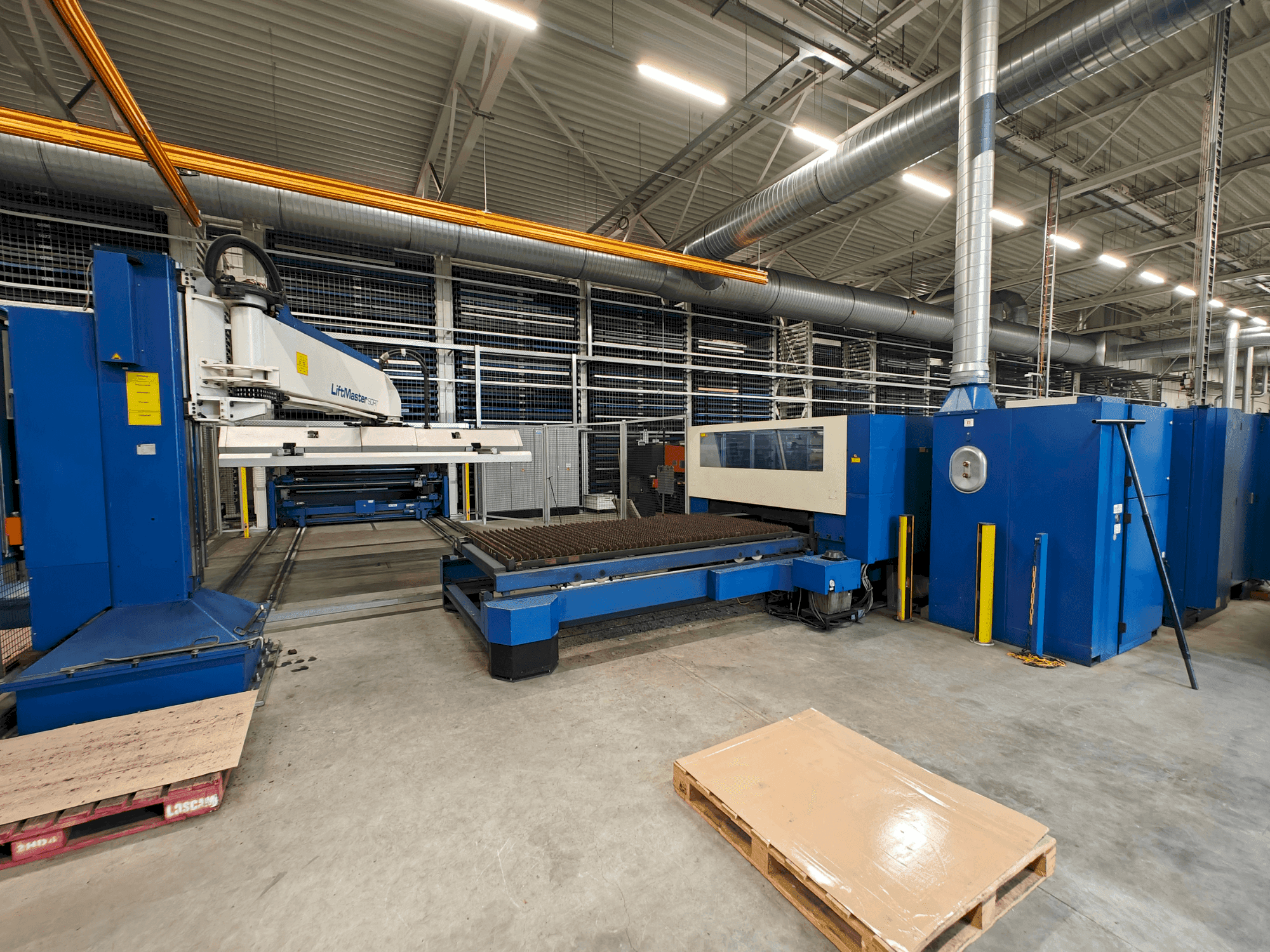 Frontansicht der TRUMPF Trumatic L3050  Maschine