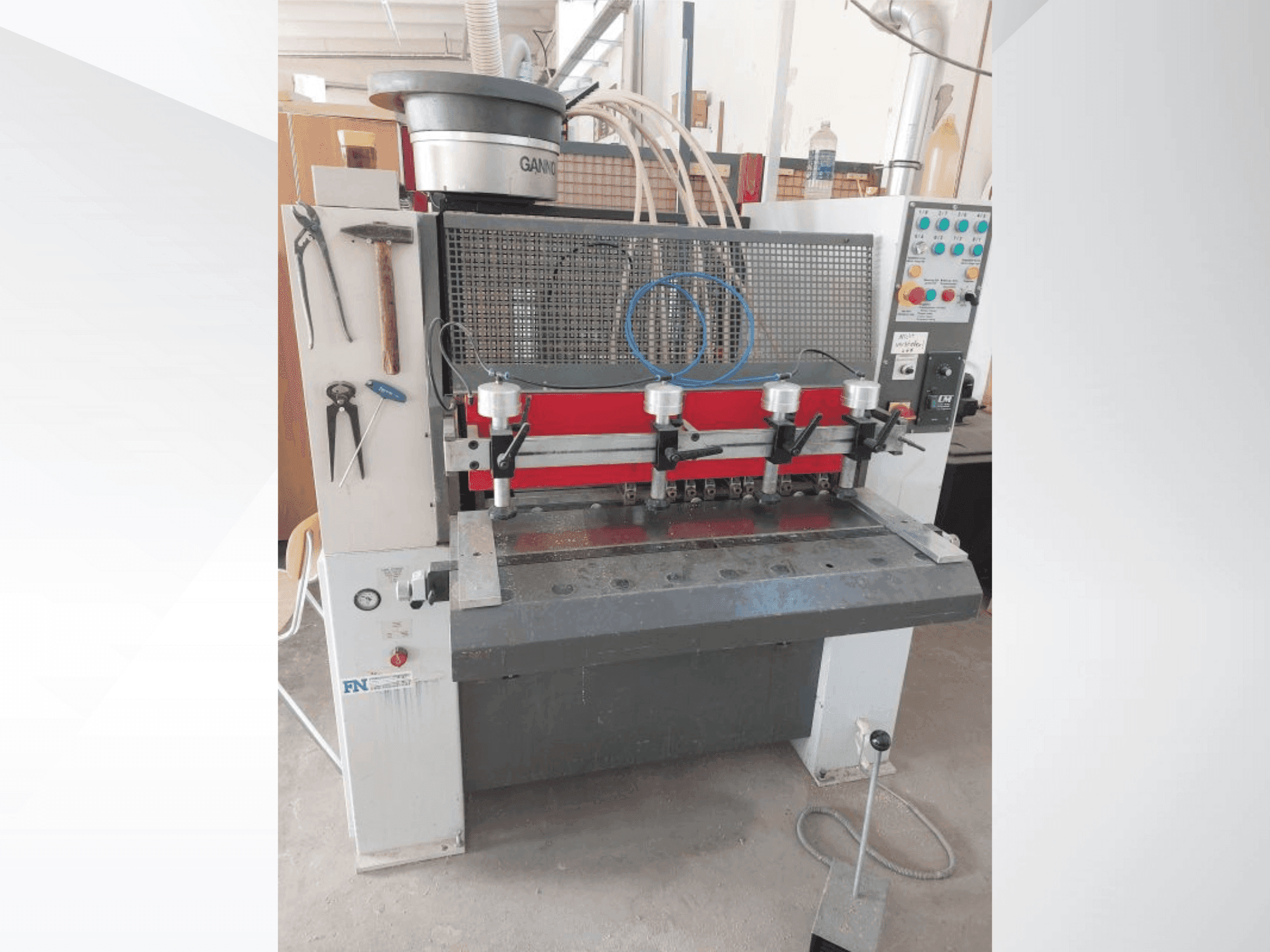 Frontansicht der GANNOMAT Elite 25  Maschine
