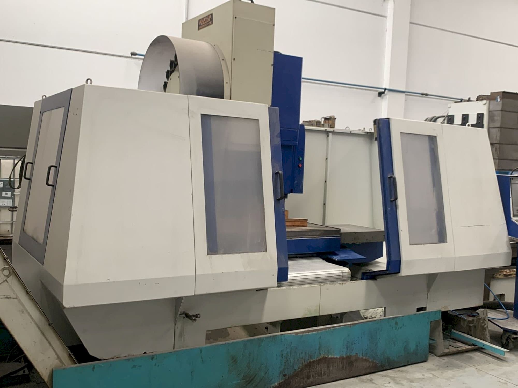 Frontansicht der ANAYAK Anakmatik-9 Maschine