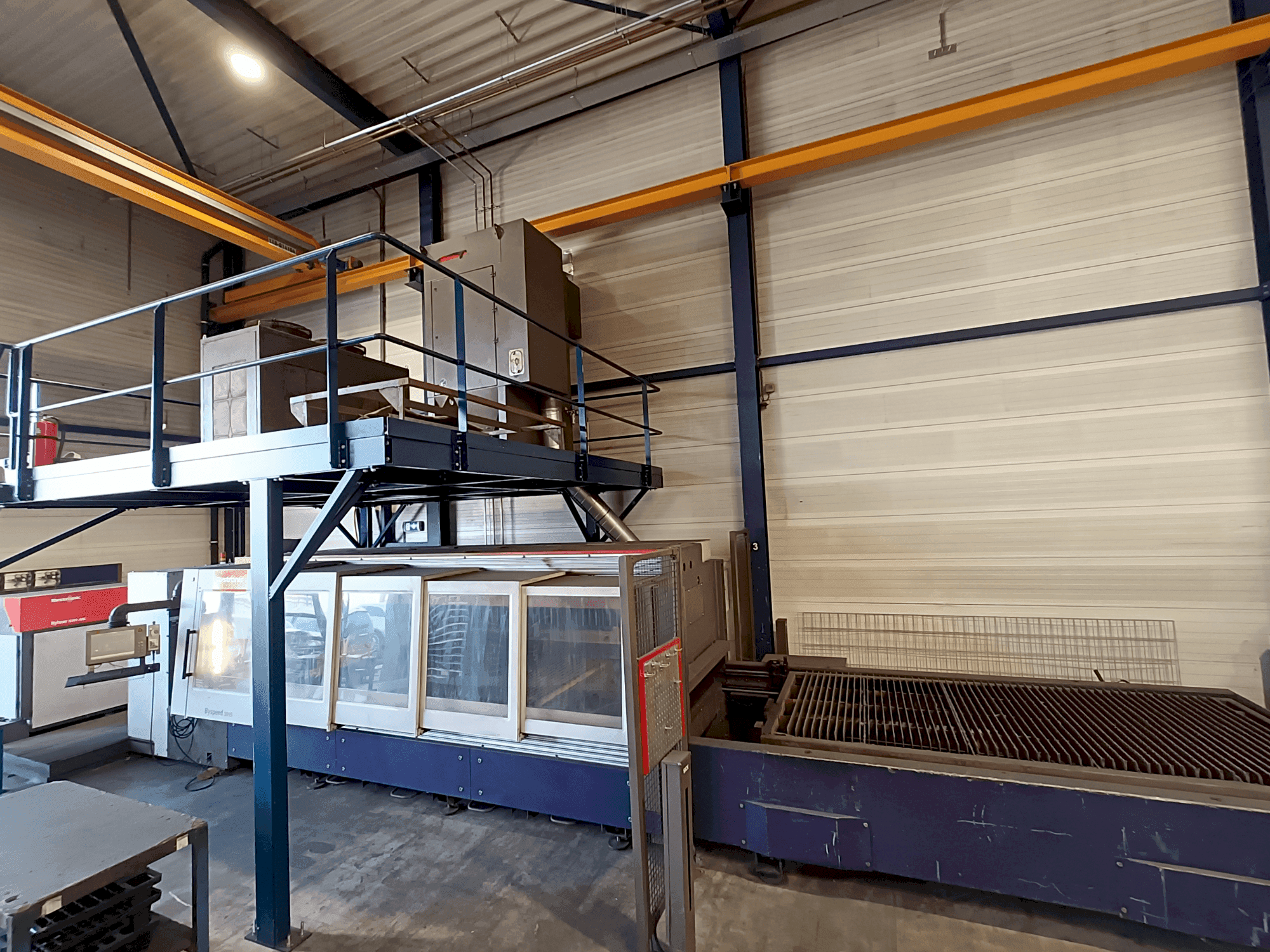Frontansicht der Bystronic BySpeed 3015 Maschine