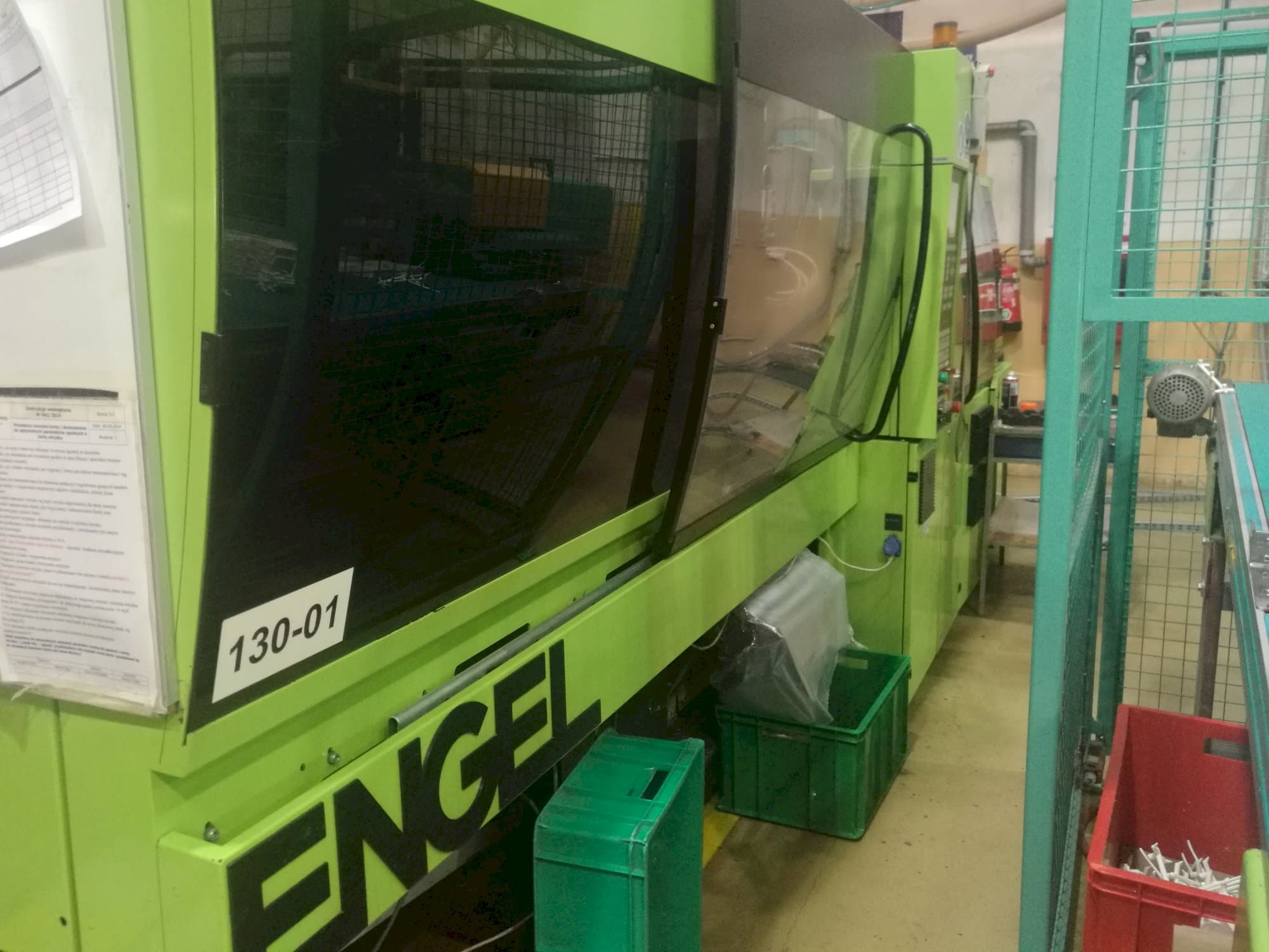 Linke Ansicht der ENGEL VICTORY 650/130 Tech Maschine