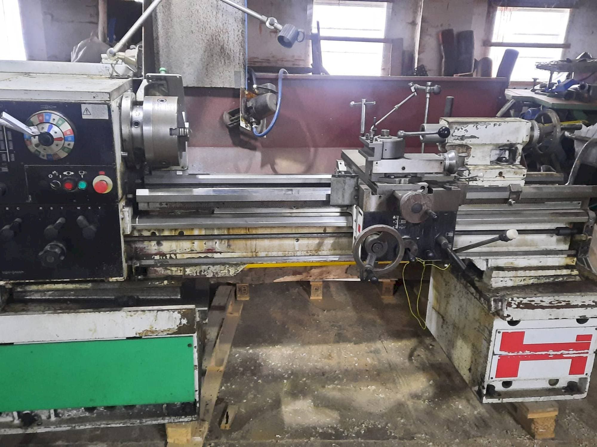 Frontansicht der Harrison M390  Maschine