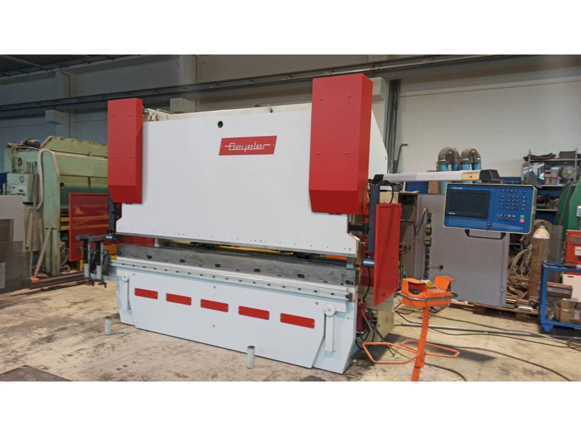 Frontansicht der BEYELER PR8  Maschine